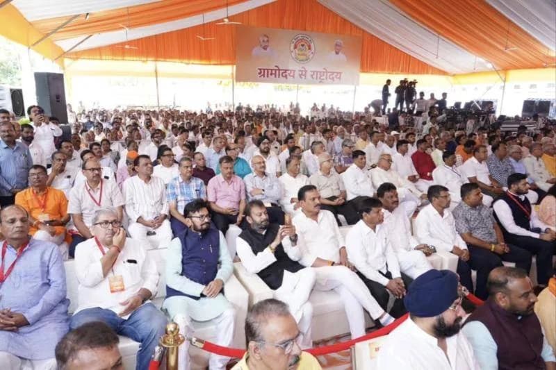 देवलापार गो-अनुसंधान केंद्र विकासकामे — कार्यक्रमास उपस्थित नागरिक